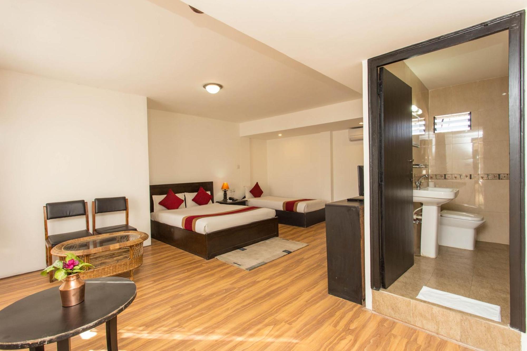 Thamel Eco Resort Катманду Экстерьер фото