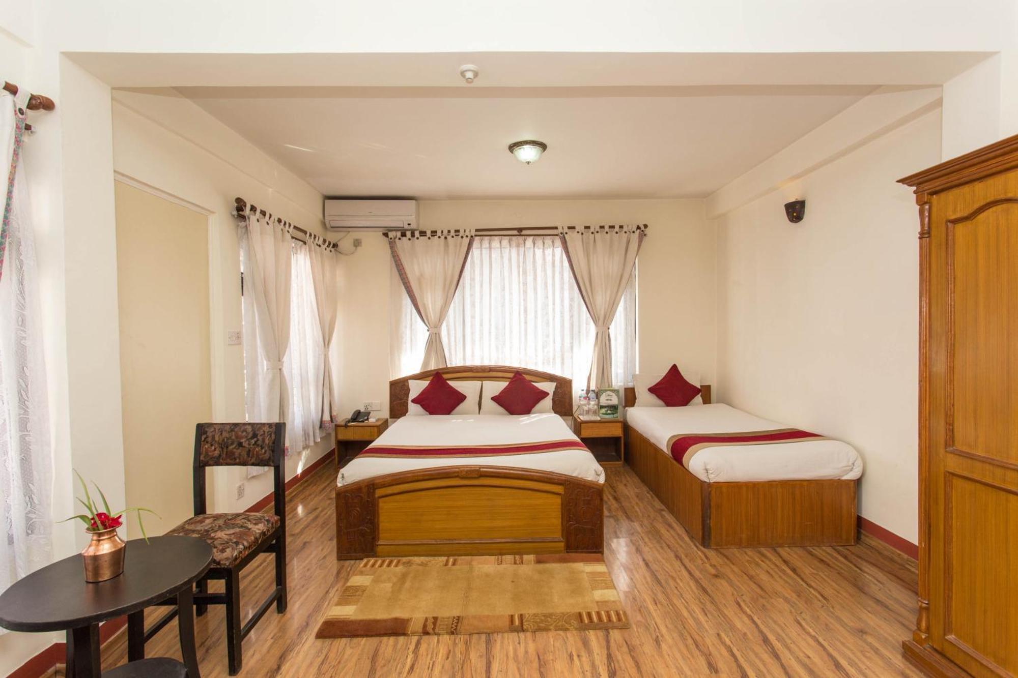 Thamel Eco Resort Катманду Экстерьер фото